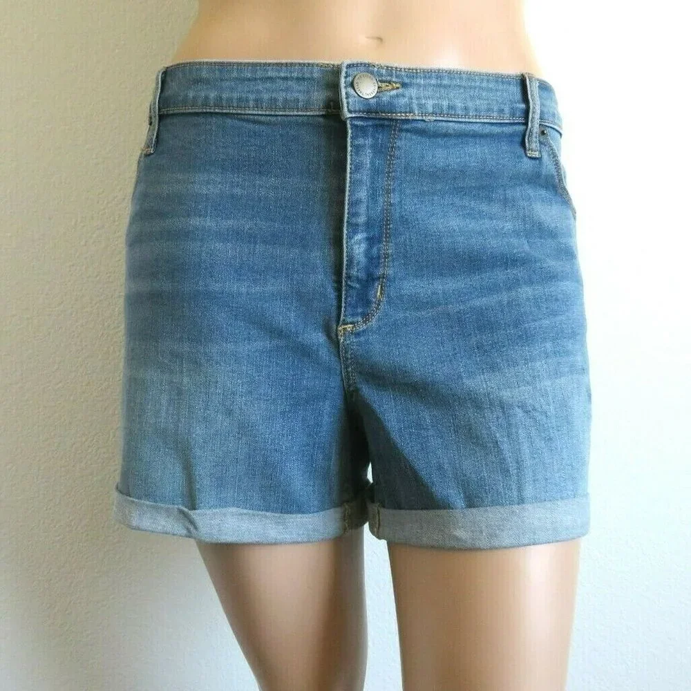 Universal Thread Jeans Midi Shorts Plus Size 26W NWT - Picture 3 of 3